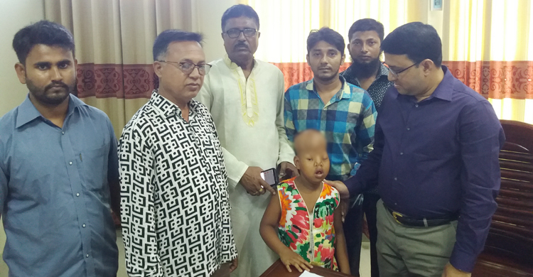 চিকিৎসার জন্য ঢাকায় নেয়া হচ্ছে শরিফাকে