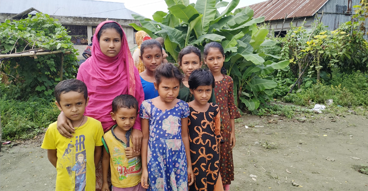 হত্যাকাণ্ডের জেরে স্কুলে যেতে পারছে না শিক্ষার্থীরা