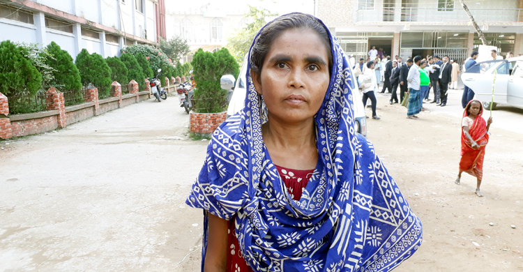 ভুয়া ডাক্তারের অস্ত্রোপচারে স্তন হারানো শেফালি এখন সুস্থ