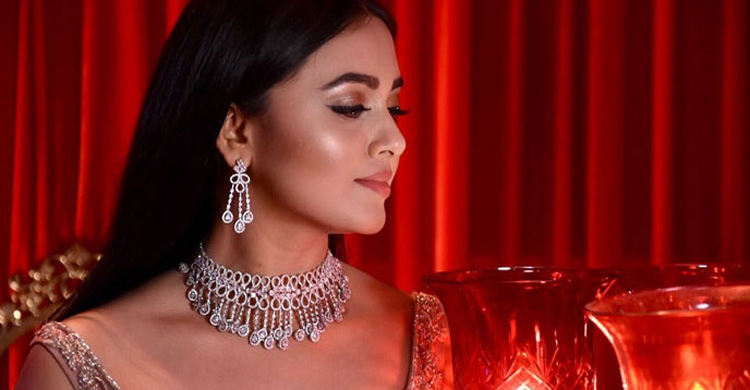 অভিনেত্রীর কল রিসিভ করলেই দেখাচ্ছে অশ্লীল ভিডিও