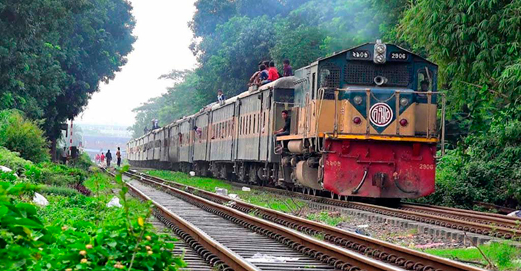 দুই ঘণ্টা পর চট্টগ্রাম-সিলেট রেল যোগাযোগ শুরু
