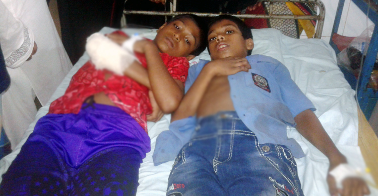 ভোলায় কুড়িয়ে পাওয়া ককটেল বিস্ফোরণে ২ শিশু আহত