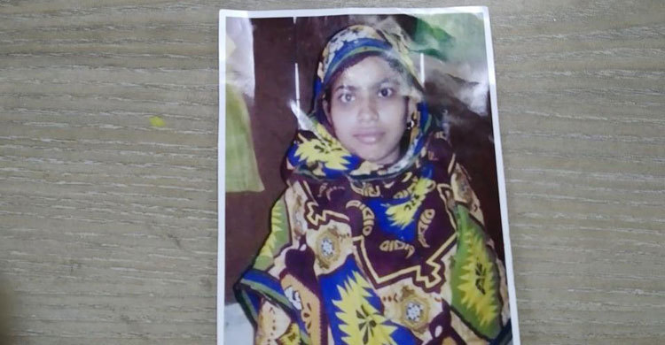 মেয়েকে হারিয়ে পাগলপ্রায় রিকশাচালক বাবা