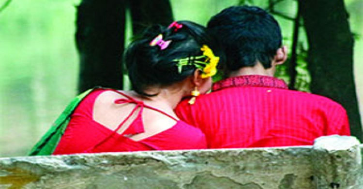 প্রেমিক যুগলের আপত্তিকর ভিডিও ফেসবুকে দিয়ে কারাগারে বন্ধু