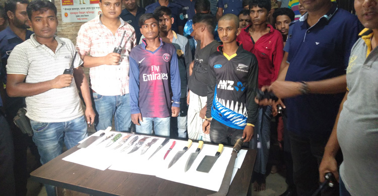 ভৈরবে অস্ত্রসহ ১১ ছিনতাইকারী গ্রেফতার
