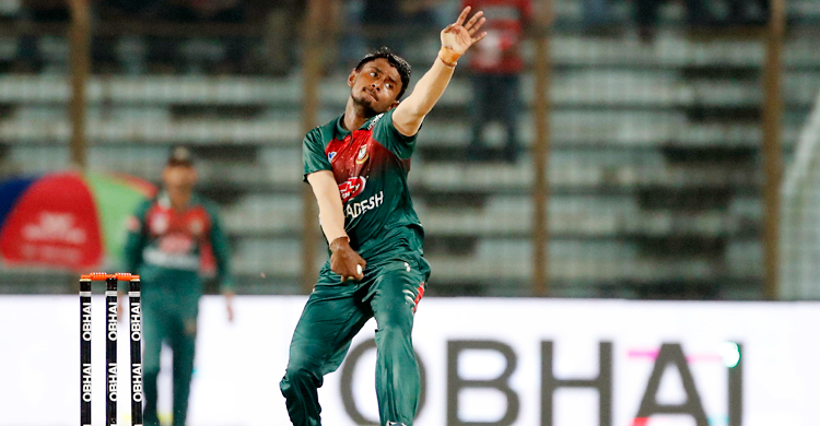 লেগ স্পিনার বিপ্লবের প্রথম শিকার