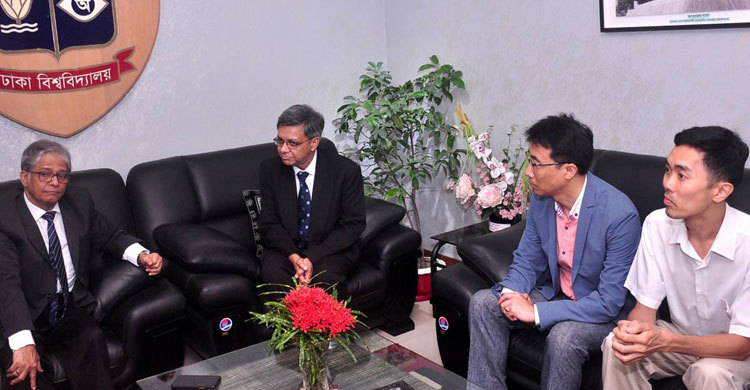 Chinese univ team meets DU VC