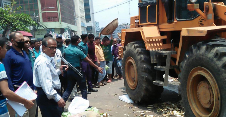 DNCC launches drive to free roads, footpaths