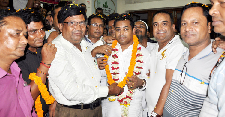 আবারও ফরিদপুর বাস মালিক সমিতির সভাপতি সাজ্জাদ