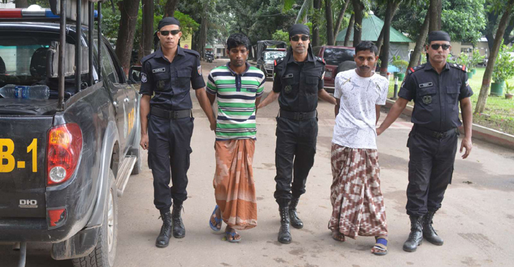 চাঁপাইনবাবগঞ্জ সীমান্ত থেকে ঢাকা-গাজীপুরে আসছে ফেনসিডিল