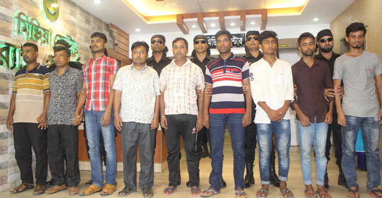 চাঁদাবাজি করেই গাড়ি বিলাসবহুল বাড়ি