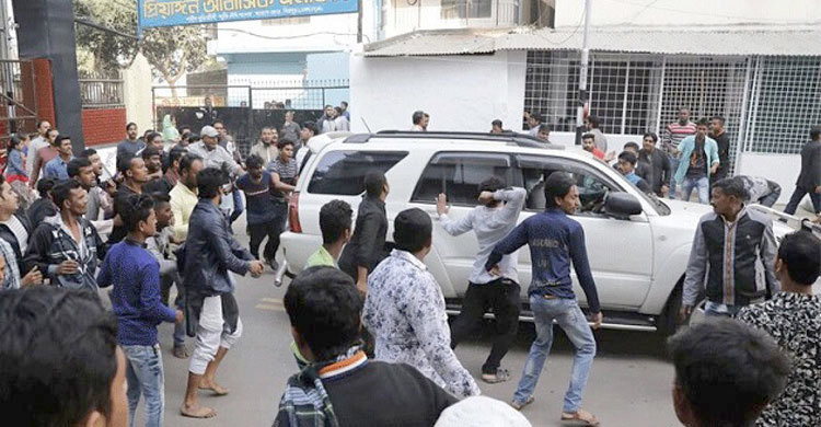 ড. কামালের ওপর হামলা : প্রতিবেদন ১৬ অক্টোবর
