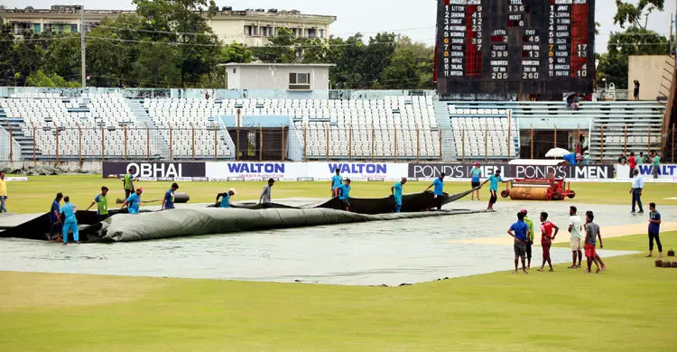 বৃষ্টি থেমেছে, লাঞ্চের পর খেলা শুরু