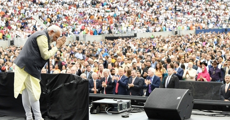 মার্কিন সিনেটরের স্ত্রীর কাছে ক্ষমা চাইলেন মোদি!