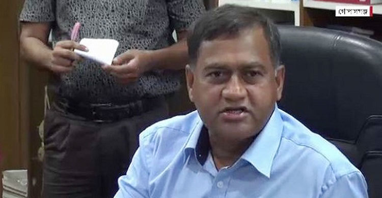 রাতের আঁধারে ক্যাম্পাস ছাড়লেন ভিসি নাসির