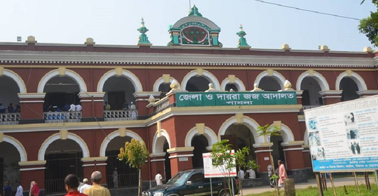 জামিনের পর আইনজীবীসহ ২ আসামিকে তুলে নিয়ে মারধর