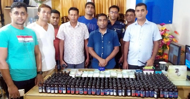 ৫ লাখ টাকা ও ফেনসিডিলসহ সাবেক ছাত্রলীগ নেতা ধরা