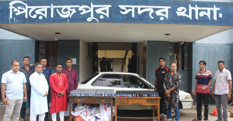 ফেনসিডিলসহ গাড়ি ফেলে পালালো মাদকব্যবসায়ীরা