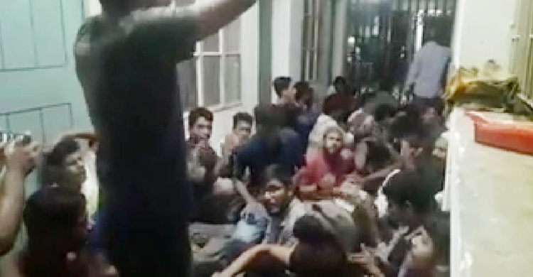 শিক্ষার্থীদের আন্দোলনের মুখে পটুয়াখালী বিজ্ঞানে ডিনের পদত্যাগ