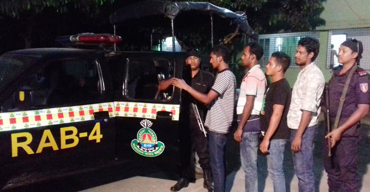 মুক্তিপণের টাকা দিয়ে অপহরণকারী চক্রকে ধরলো র্যাব