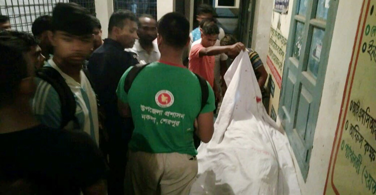 বাস-অটোরিকশার মুখোমুখি সংঘর্ষে প্রাণ গেল তিনজনের