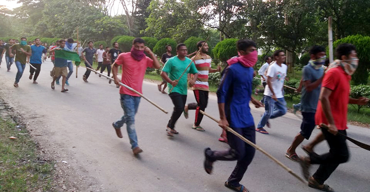 ধাওয়া খেয়ে ক্যাম্পাস ছাড়ল ইবি ছাত্রলীগ সম্পাদক