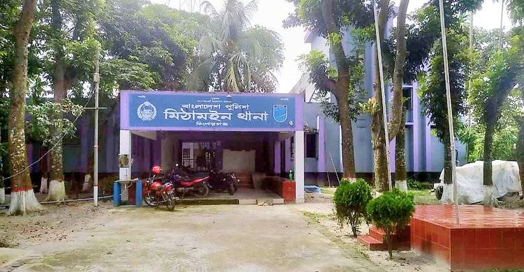 মিঠামইনে নৌকা থেকে পড়ে মাঝি নিখোঁজ