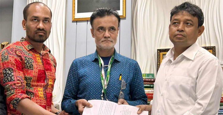 এবার অভিযোগ দিতে ডিবিতে তিশার বাবা