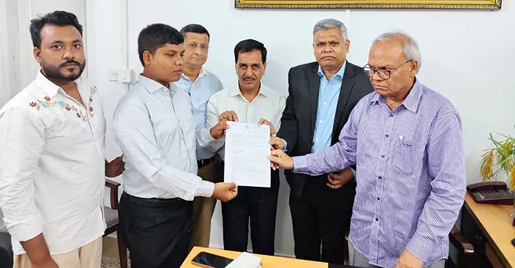 প্রধানমন্ত্রীর উদ্যোগে রাবিতে চাকরি পেলেন দৃষ্টিহীন শিক্ষার্থী শাকিল