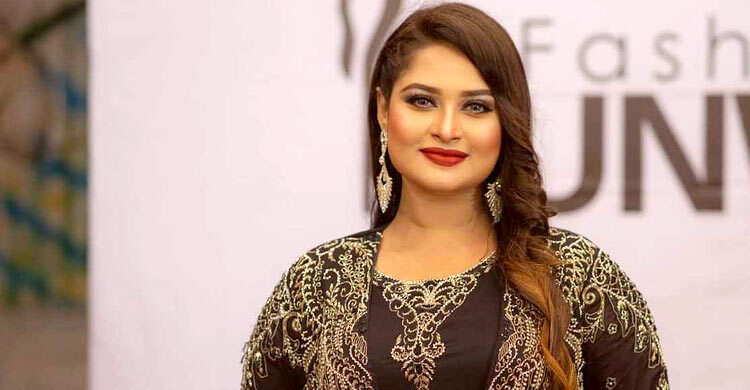 আল্লাহ মাফ করুক, কানে ধরি: রাজনীতির কথা শুনে শিরিন শিলা