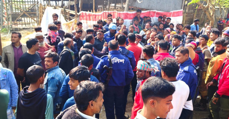 সিরাজগঞ্জে দুই শিশুর ঝগড়ার জেরে সংঘর্ষ, আহত ২৫