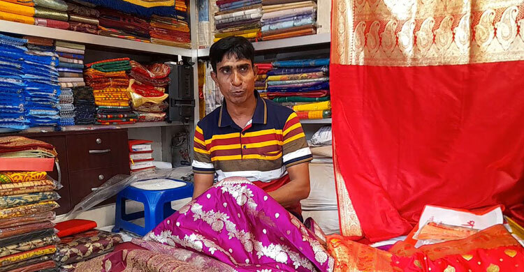 ঈদেও বেচাকেনা নেই ঈশ্বরদীর বেনারসী পল্লীতে