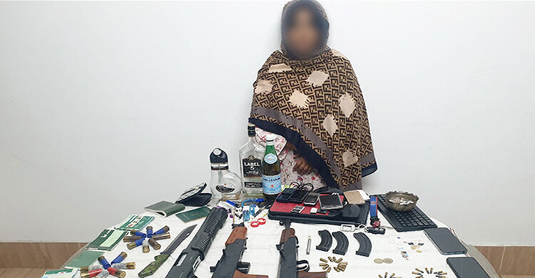 শরীয়তপুরে আগ্নেয়াস্ত্র-গুলিসহ ছাত্রদলের সাবেক নেত্রী আটক