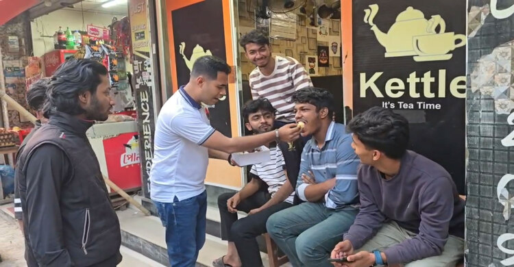 প্রথমবারের মতো শহীদ উদ্দিন চৌধুরী এ্যানি মন্ত্রী হওয়ায় লক্ষ্মীপুরে মিষ্টি বিতরণ