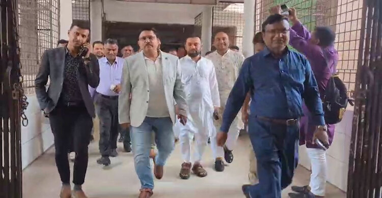 মাগুরা ২৫০ শয্যা হাসপাতালে পরিদর্শনে এমপি মনোয়ার হোসেন খান