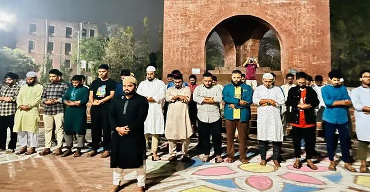 জাবিতে আয়াতুল্লাহ খামেনির গায়েবানা জানাজা