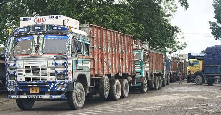 বুড়িমারী স্থলবন্দরে টানা ১১ দিন আমদানি-রপ্তানি বন্ধ