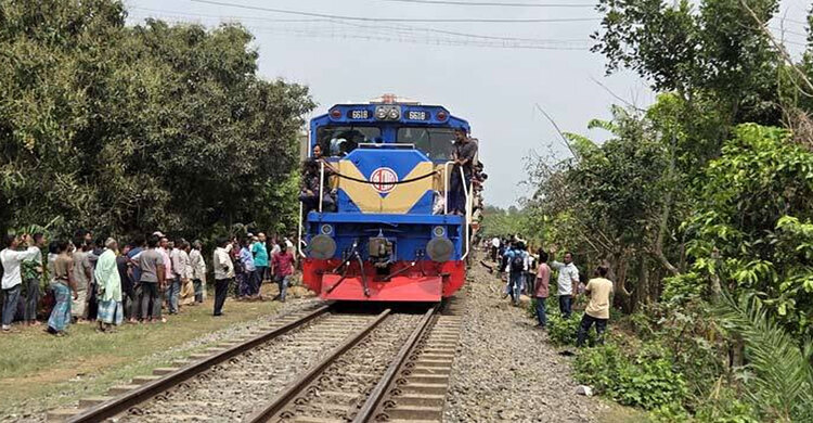 ২২ ঘণ্টা পর উত্তরাঞ্চলের সঙ্গে সারাদেশের ট্রেন চলাচল স্বাভাবিক