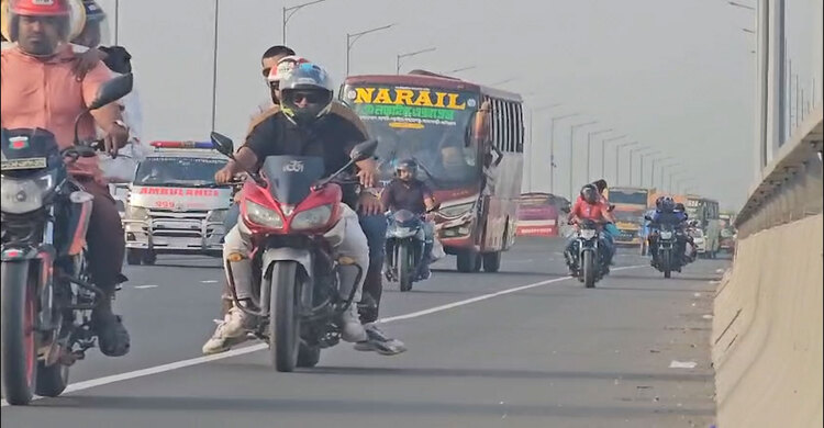 প্রশাসনের তৎপরতায় মুন্সিগঞ্জে ঈদ যাত্রায় কোন সড়ক দুর্ঘটনা নেই