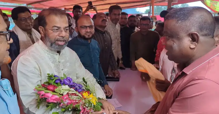 মোংলায় তারকব্রহ্ম মহানাম যজ্ঞানুষ্ঠান পরিদর্শনে পরিবেশ ও বন প্রতিমন্ত্রী