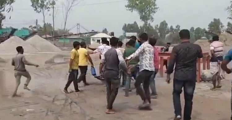 লালমনিরহাটের তেল পাম্পে সিরিয়াল নিয়ে সংঘর্ষ, আহত ৪