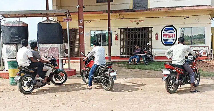 লালমনিরহাটে তেল সংকটে বন্ধ পাম্প, সিন্ডিকেটের অভিযোগ