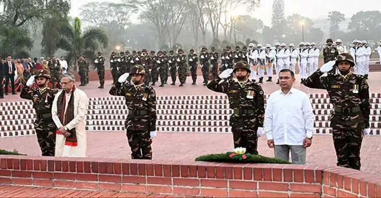 স্মৃতিসৌধে বীর শহীদদের প্রতি রাষ্ট্রপতি ও প্রধানমন্ত্রীর শ্রদ্ধা