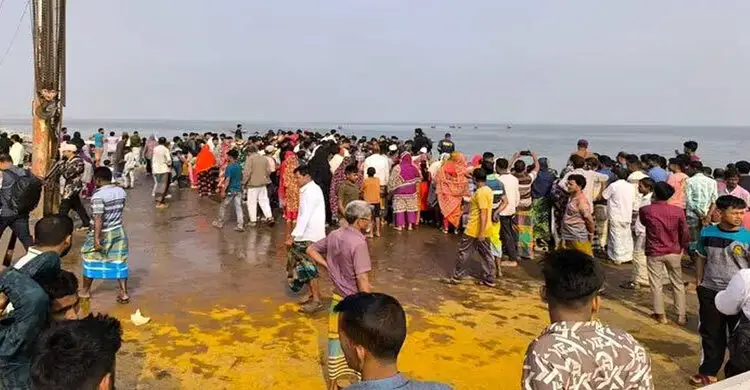 ডুবে যাওয়া বাস থেকে ৯ শিশুসহ ২৩ মরদেহ উদ্ধার, হস্তান্তর ২১