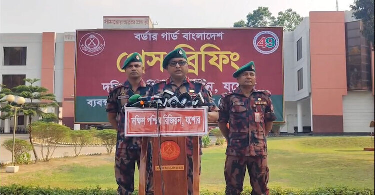 যশোরে জ্বালানি তেলের সরবরাহ স্বাভাবিক রাখতে বিজিবির নজরদারি