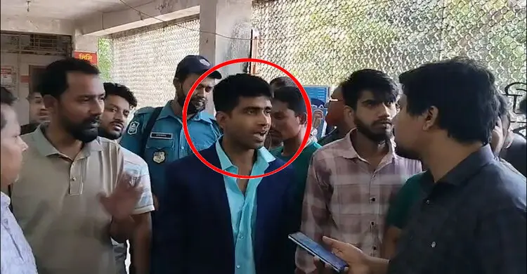 প্রেমিকার আস্থা অর্জনে পুলিশের আইডি কার্ড বানাতে গিয়ে রাজমিস্ত্রি আটক