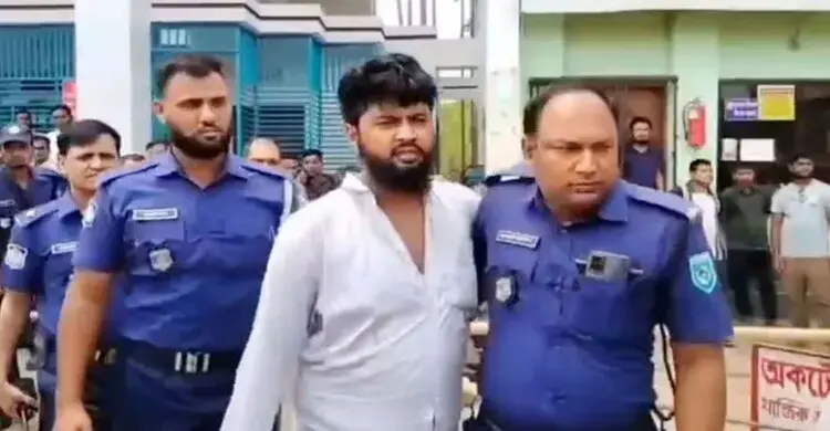 পাম্পের লাইনে দাঁড়ানো নিয়ে ছুরিকাঘাত, আহত ৩