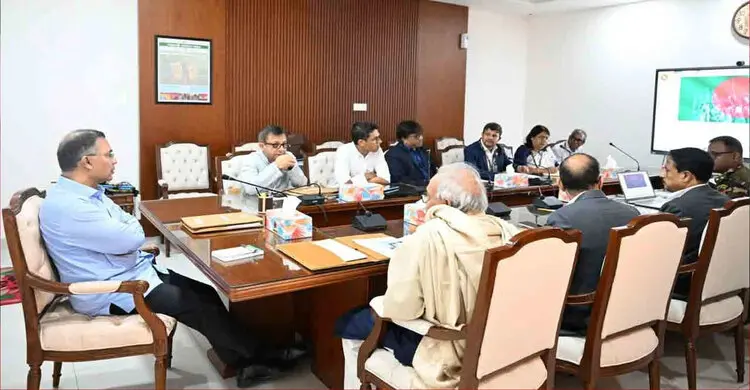 বন্ধ কারখানা চালু করতে প্রধানমন্ত্রীর বৈঠক