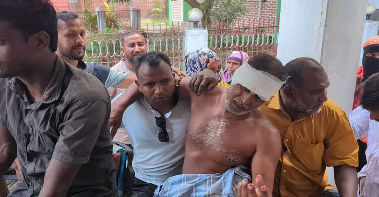 মোংলায় চিংড়ি ঘের দখল নিয়ে সংঘর্ষ, আহত ৮