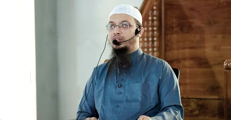 বিত্তবান হয়েও কেন মানুষ অসুখী? যা বললেন শায়খ আহমাদুল্লাহ